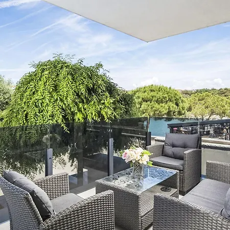 Luxury Kevin By Interhome شقة ميدولين