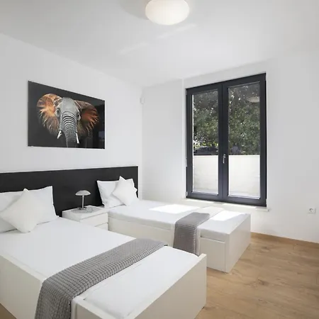 Luxury Kevin By Interhome * Medulin