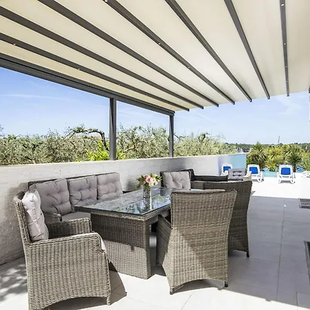 Luxury Kevin By Interhome شقة *