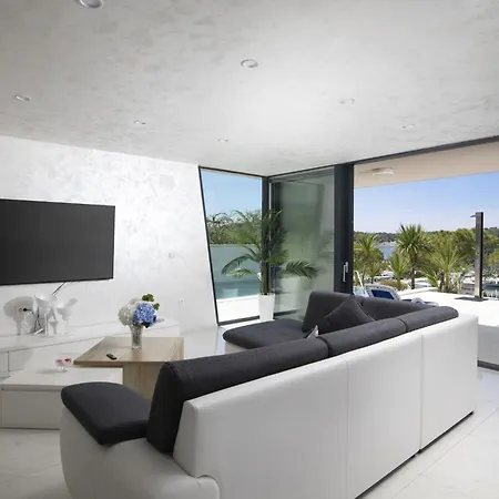 Luxury Kevin By Interhome * Medulin