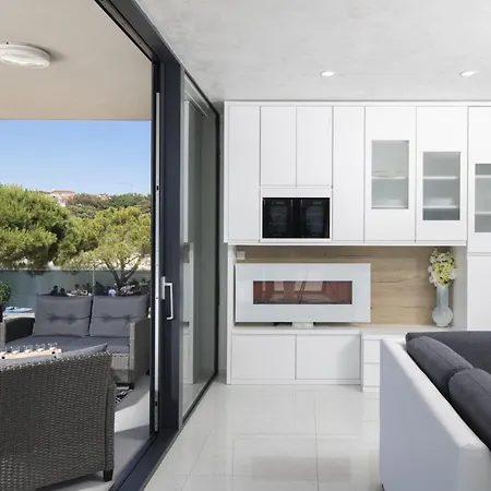 Luxury Kevin By Interhome * ميدولين